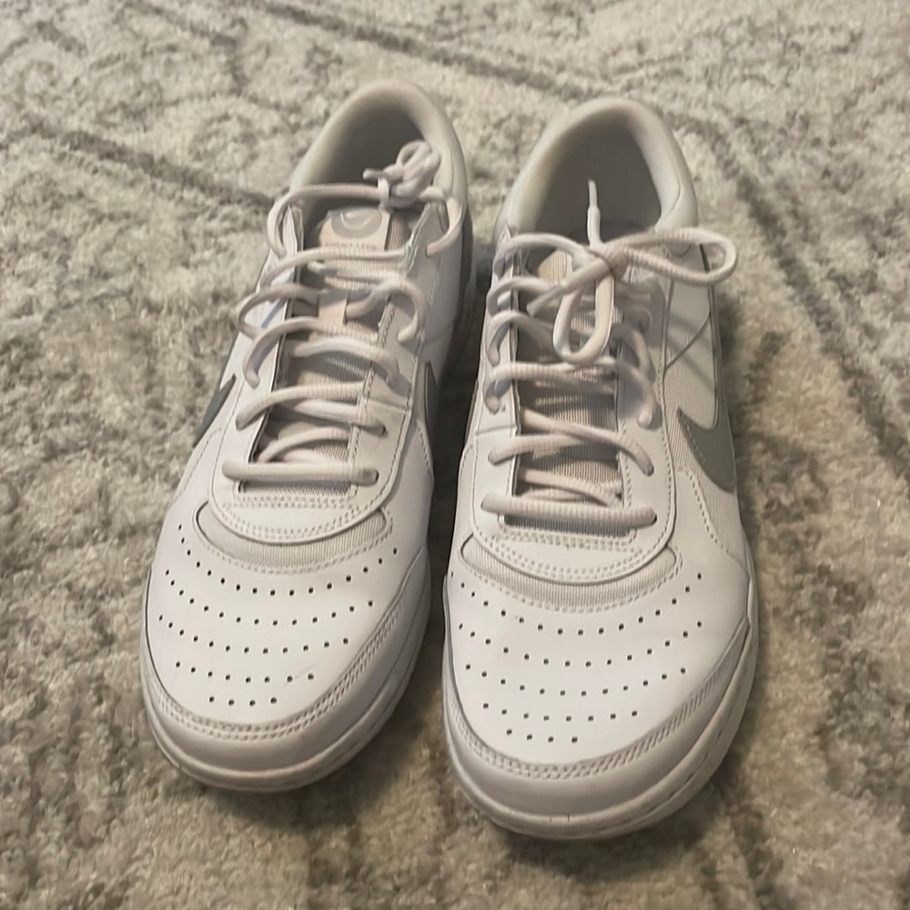 Women’s Nikes!